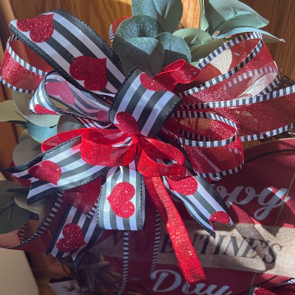 Valentine’s Day grapevine wreath - Picture 2 of 7